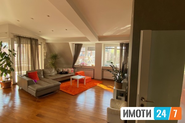 Pure Elegance A Luxurious haven with panoramic Views and Opulent living