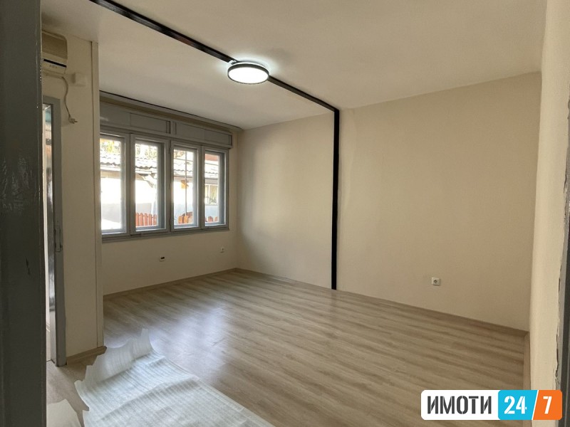 Се продава куќа во населба Ченто Скопје на улица Методија Андонов - Ченто 