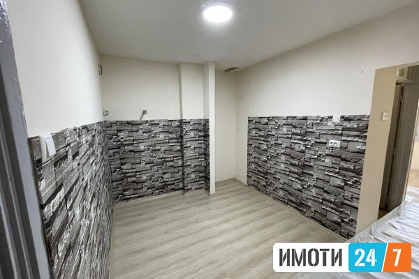 Се продава куќа во населба ченто Скопје на улица Методија Андонов - Ченто 