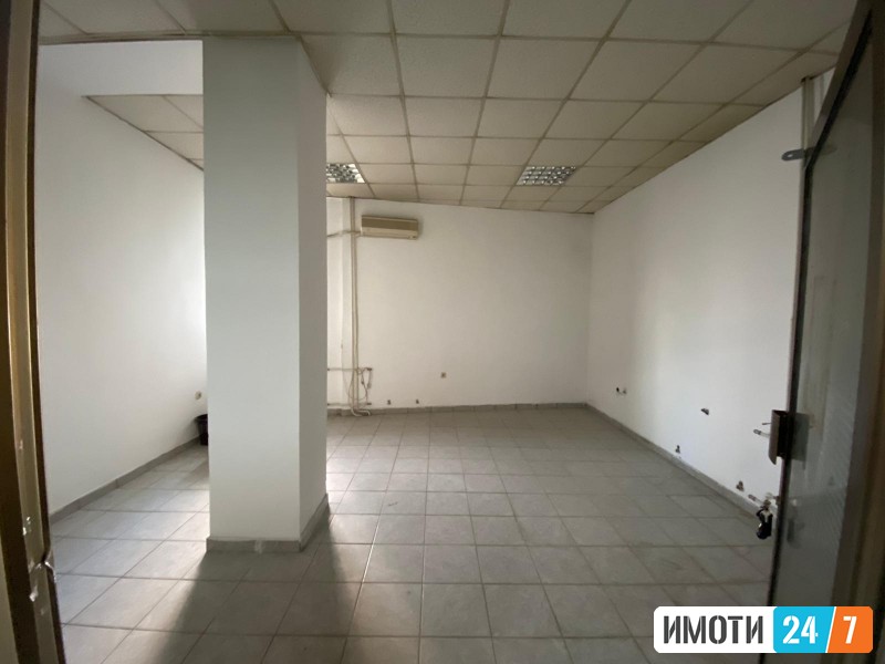 Се издава дуќан во близина на Католичка Црква 