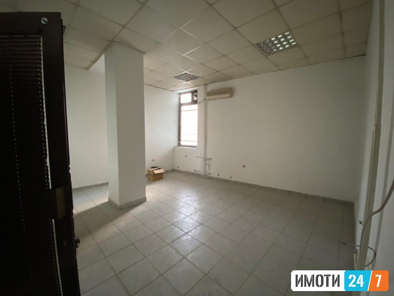 Се издава дуќан во близина на Католичка Црква 