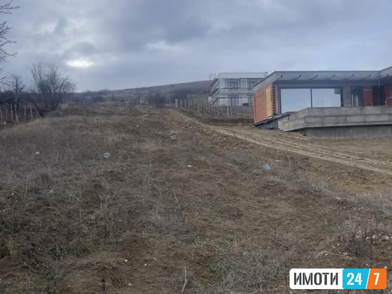 Плац во Стопански Двор 
