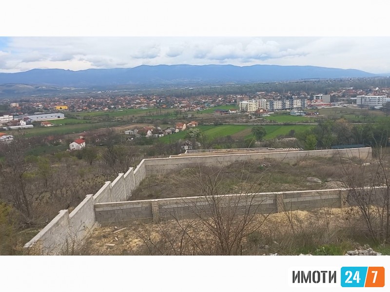 Плац во Стопански Двор 
