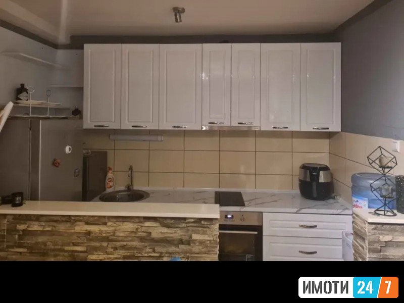 Se prodava kukja vo nDracevo 200m2