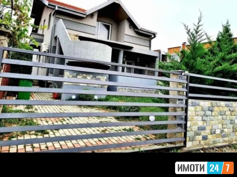 Se prodava kukja vo nDracevo 200m2