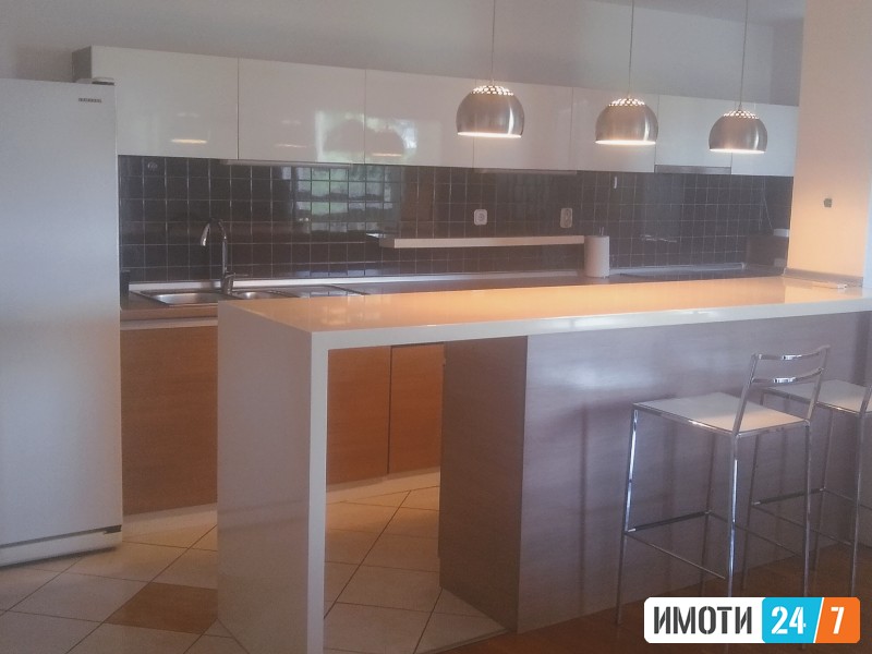Се продава комплетно уреден стан во непосредна близина на Diamond  Mall