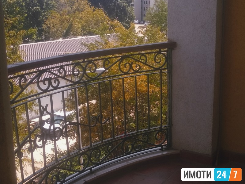Се продава комплетно уреден стан во непосредна близина на Diamond  Mall