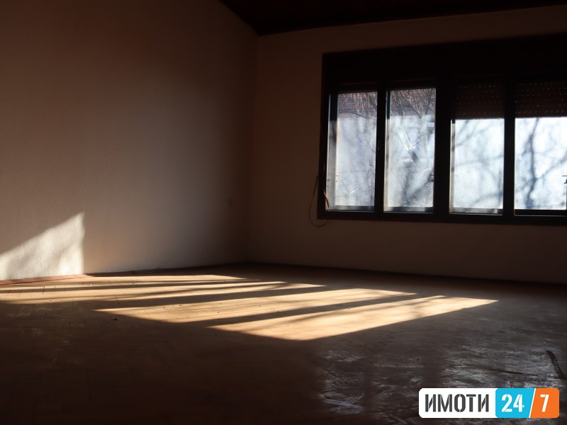 SE PRODAVA SEMEJNA KUCA VO nCENTOКУЌА нЧенто