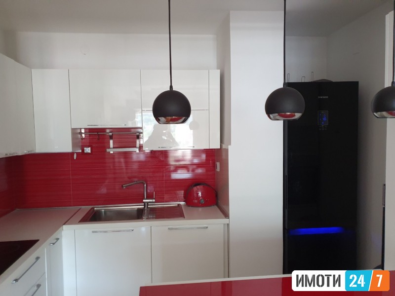 TROSOBEN STAN NA ATRAKTIVNA LOKACIJA VO CENTARKAPISTEC