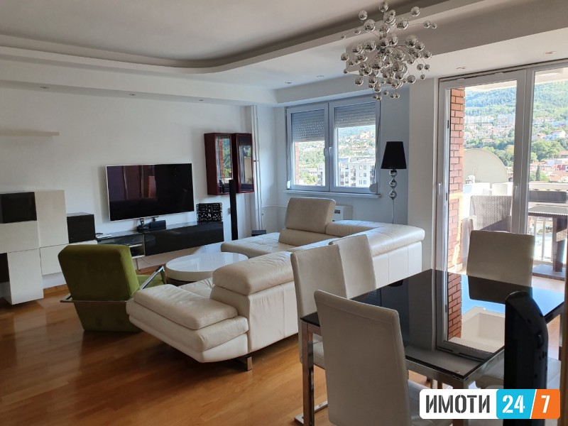 TROSOBEN STAN NA ATRAKTIVNA LOKACIJA VO CENTARKAPISTEC