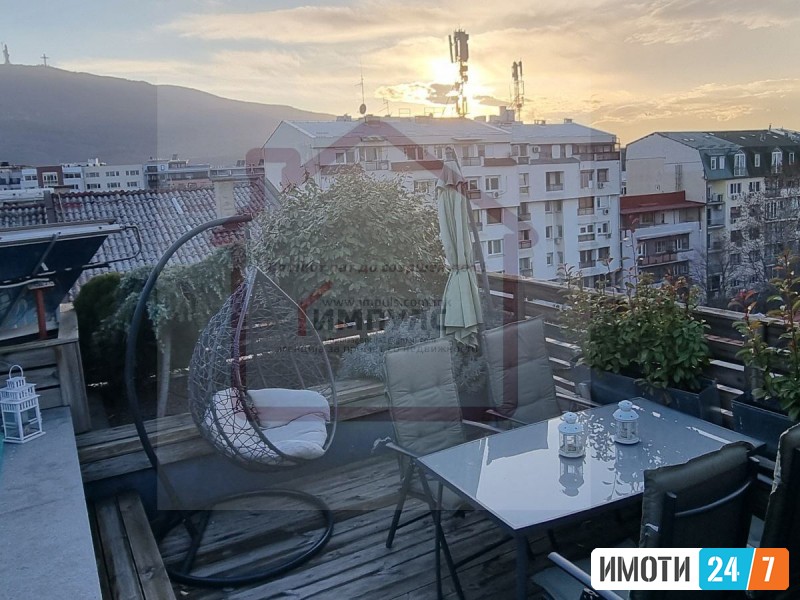 ЛУКСУЗЕН ЧЕТИРИСОБЕН СТАН НА ИДЕАЛНА ЛОКАЦИЈА ВО ЦЕНТАР