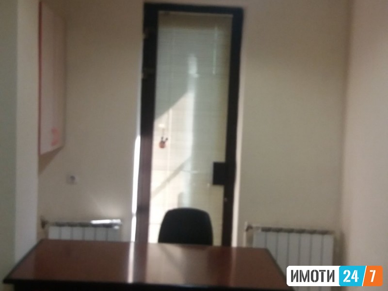 НАМЕСТЕН ДЕЛОВЕН ПРОСТОР ВО СТРОГ ЦЕНТАР