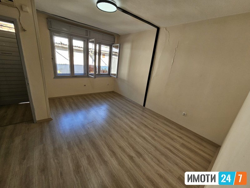 Се продава куќа во населба Ченто Скопје