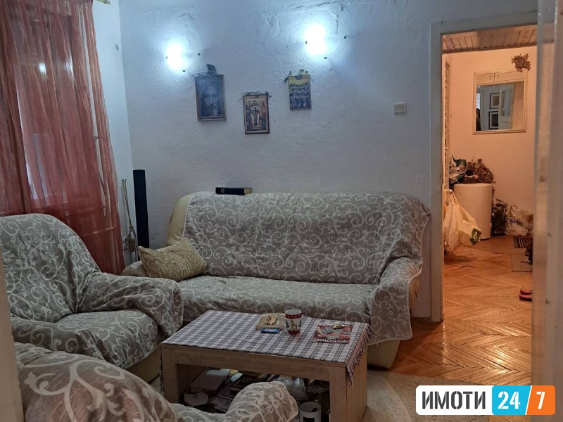 TROSOBEN STAN VO AVTOKOMANDA PAZARCETO