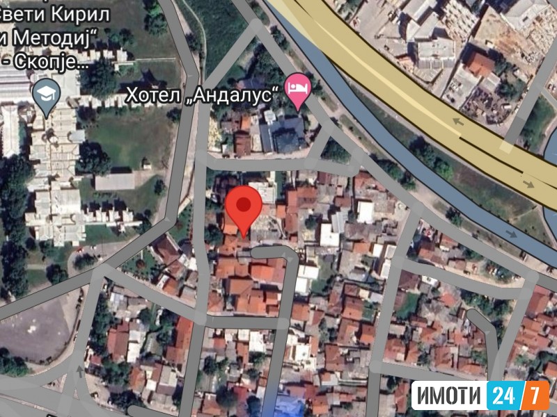 Shitet shtëpi në Qendër të Shkupit Karadak Mahall përball RTVM Shtëpija gjindet afër Qendrës treg