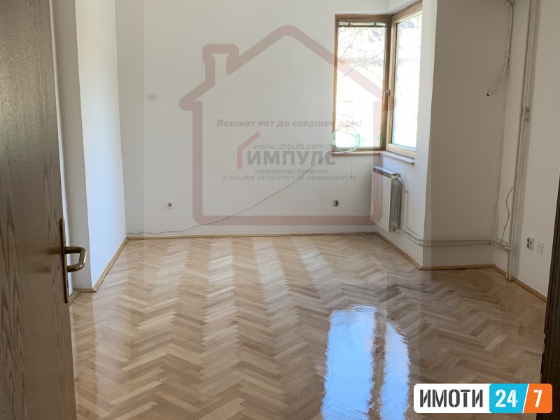 ПРАЗЕН ТРОСОБЕН СТАН СО ЛОКАЦИЈА ВО ЦЕНТАР
