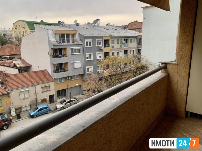 SE IZDAVA TOP STAN DEBAR MAALO 52 M2