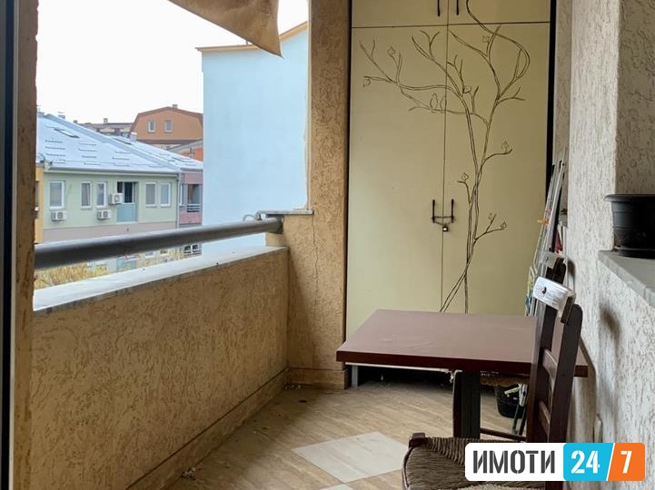 SE IZDAVA TOP STAN DEBAR MAALO 52 M2
