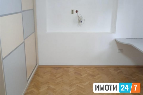 SE PRODAVA STAN 57 M2 -AVTOKOMANDA