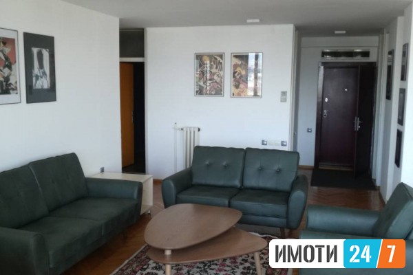 ИЗНАЈМУВАМ СТАН  ВО СТРОГ ЦЕНТАР СО ПРЕКРАСЕН ПОГЛЕД НА СКОПЈЕ