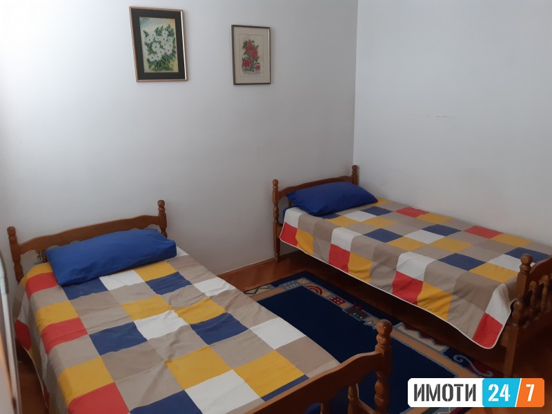 ИЗНАЈМУВАМ СТАН  ВО СТРОГ ЦЕНТАР НА СКОПЈЕ