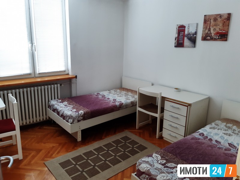 ИЗНАЈМУВАМ СТАН  ВО СТРОГ ЦЕНТАР НА СКОПЈЕ