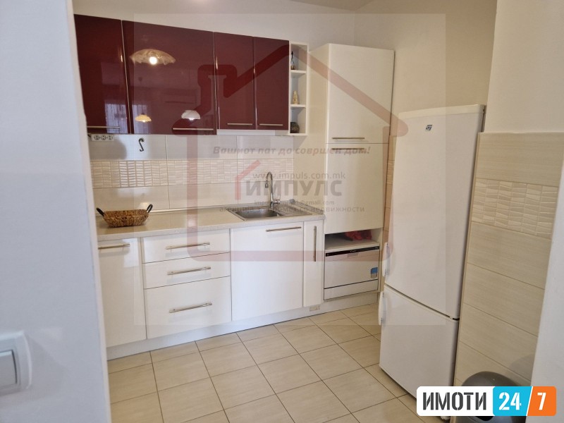 УДОБЕН ТРОСОБЕН СТАН СО ЛОКАЦИЈА ВО ЦЕНТАР