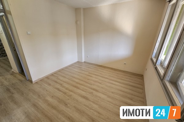 Се продава куќа во населба Ченто Скопје на улица Методија Андонов - Ченто