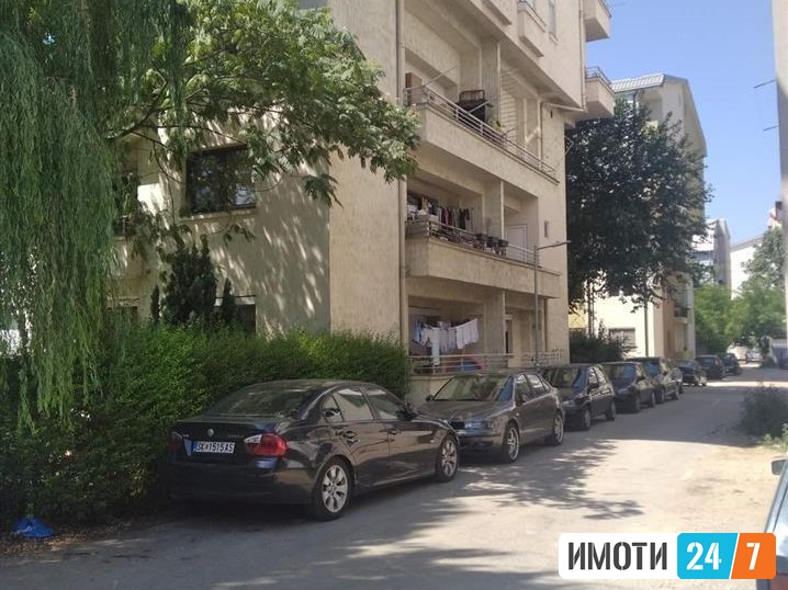 Се продава стан 75м2 Автокоманда