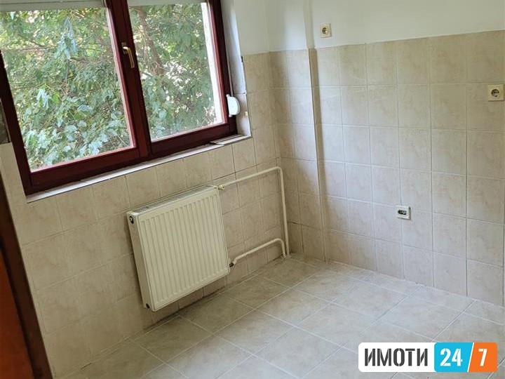 Се продава стан 75м2 Автокоманда