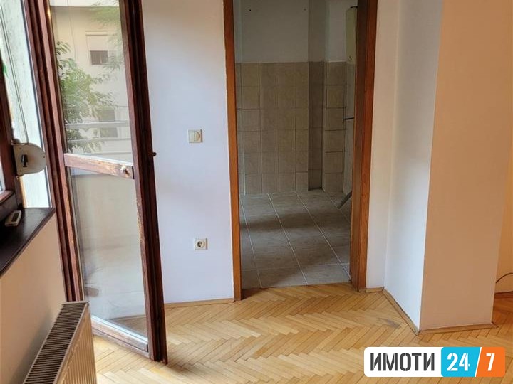 Се продава стан 75м2 Автокоманда