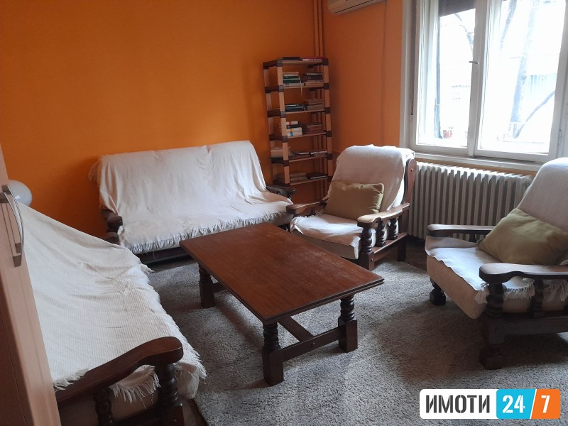 ТРОСОБЕН СТАН СО ЛОКАЦИЈА ВО ЦЕНТАР