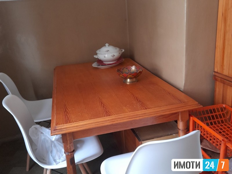 ТРОСОБЕН СТАН СО ЛОКАЦИЈА ВО ЦЕНТАР