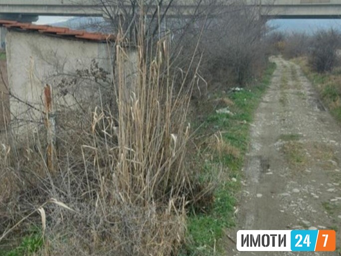  SE PRODAVA PLAC 700m2 ZA 25 EURm2