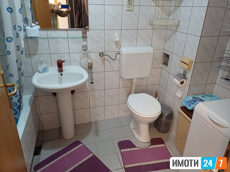Се Издава
