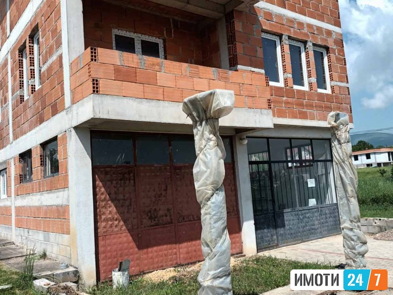 Се продава куќа 210м2 Радишани