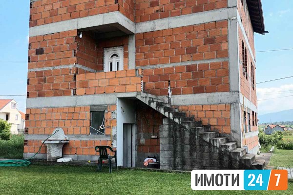 Се продава куќа 210м2 Радишани