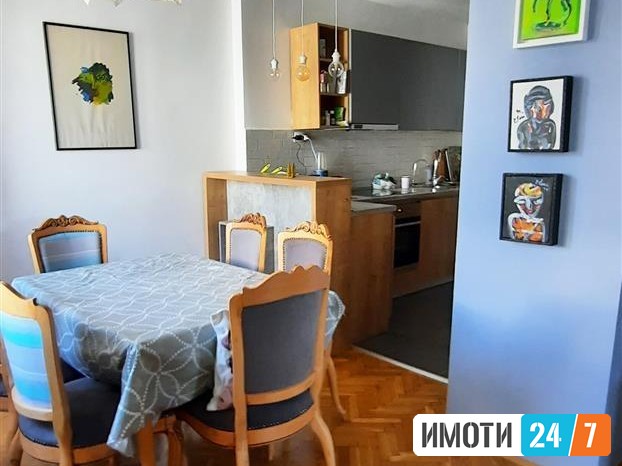 Се продава стан 77м2 центар