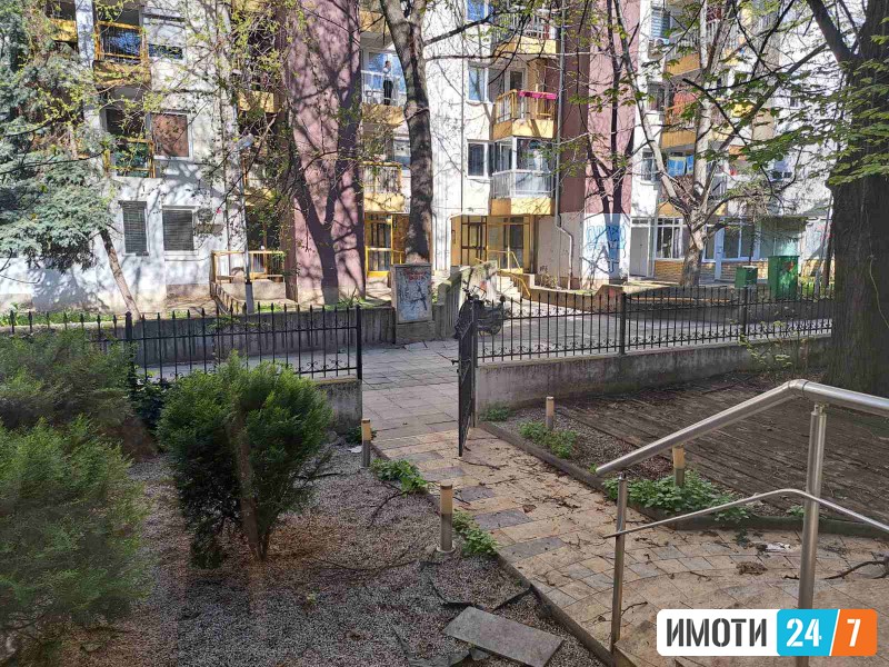 ДВОСОБЕН СТАН СО ДВОР ВО АЕРОДРОМ БИСЕР 