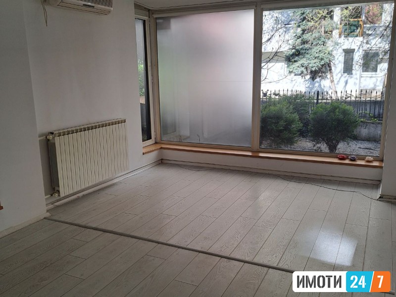 ДВОСОБЕН СТАН СО ДВОР ВО АЕРОДРОМ БИСЕР 