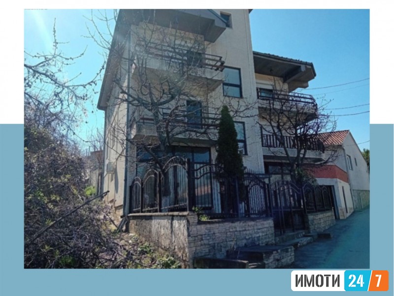 СЕ ПРОДАВА КУЌА ВО СРЕДНО НЕРЕЗИ