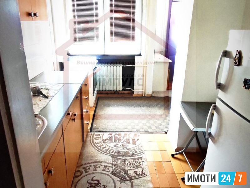 КОМФОРЕН ТРОСОБЕН СТАН СО ЛОКАЦИЈА ВО ЦЕНТАР