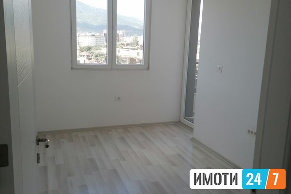 Se prodava stan 94m2