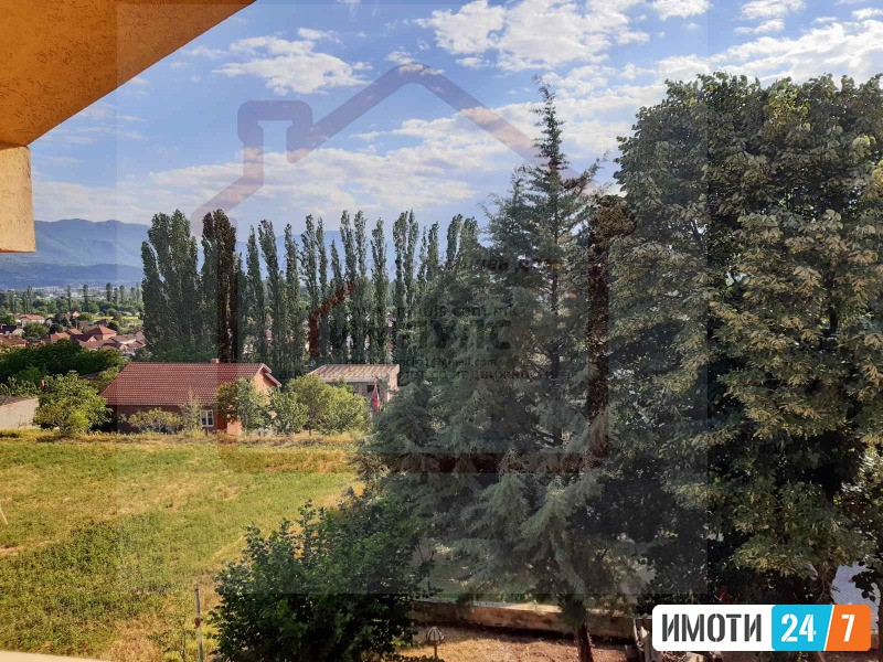 КАТ ОД КУЌА НА АТРАКТИВНА ЛОКАЦИЈА- БАРДОВЦИ
