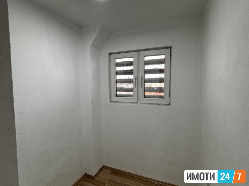 Prodavam 4 si en renoviran dupleks stan vo Bitola