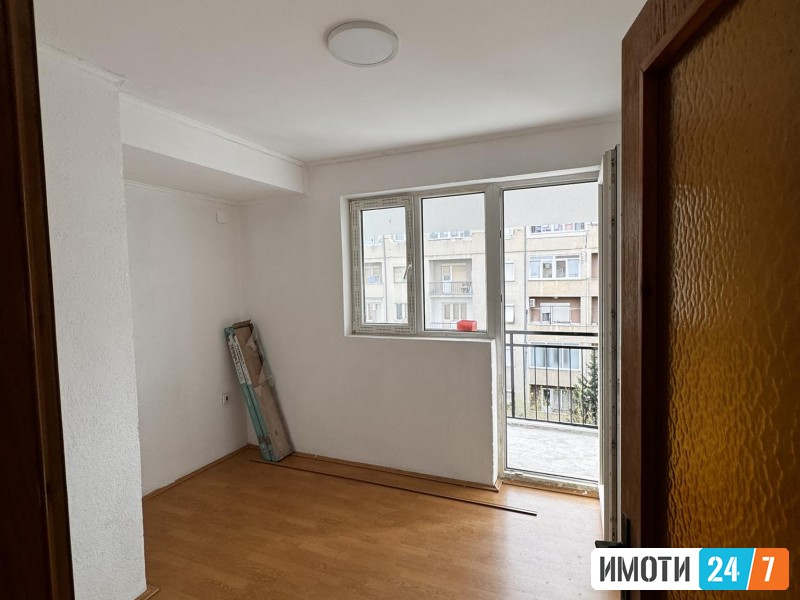 Prodavam 4 soben renoviran stan vo Bitola