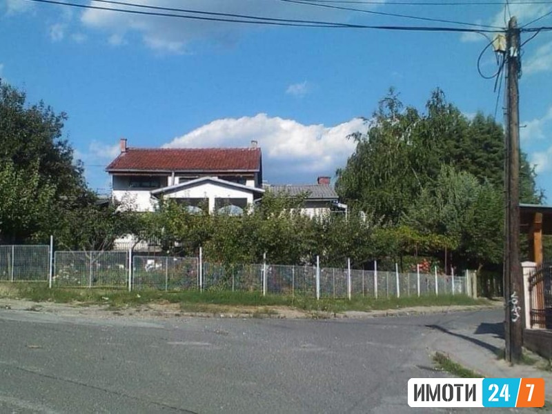 Kуќа во Ченто