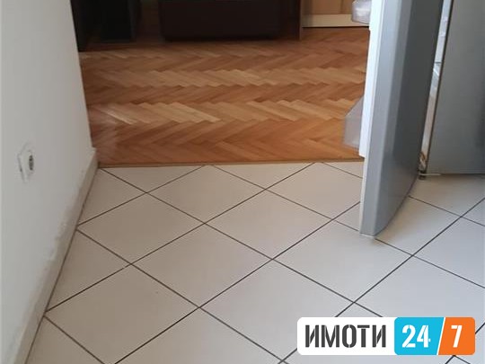 СЕ ИЗДАВА ГАРСОЊЕРА ВО ЦЕНТАР 