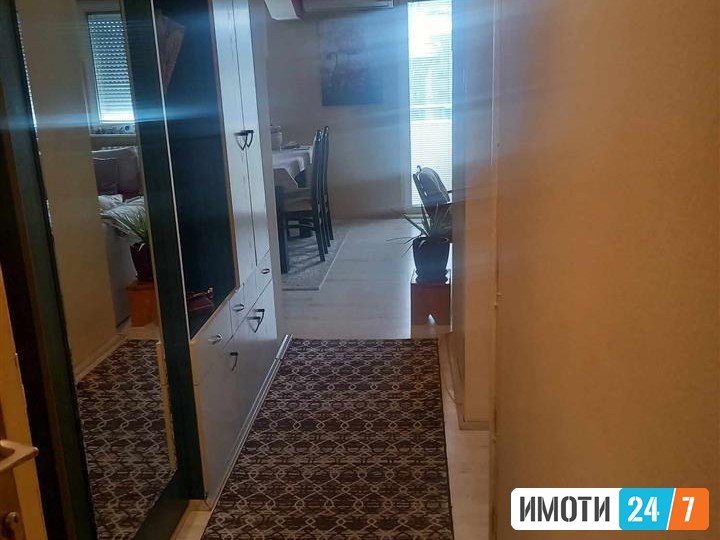 СЕ ПРОДАВА СТАН ВО СТРОГ ЦЕНТАР 