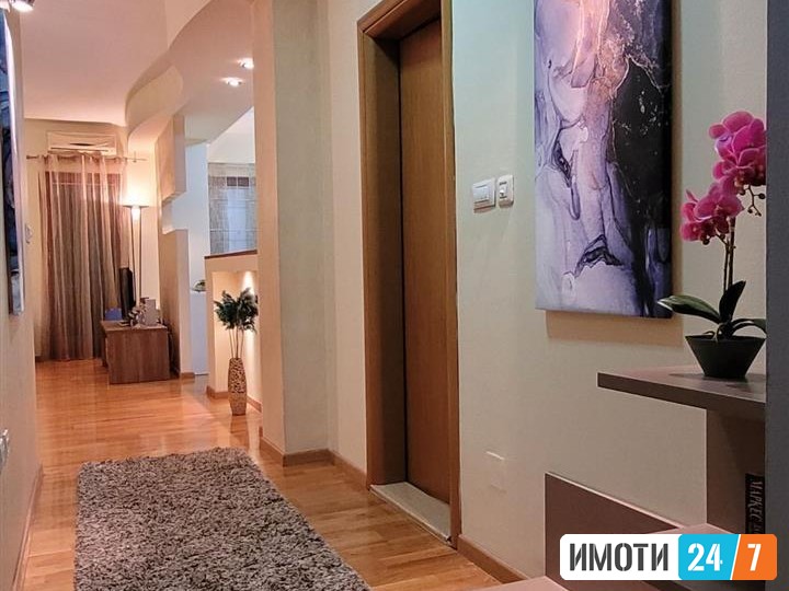 СЕ ИЗДАВА ТРОСОБЕН СТАН НА ВОДНО 